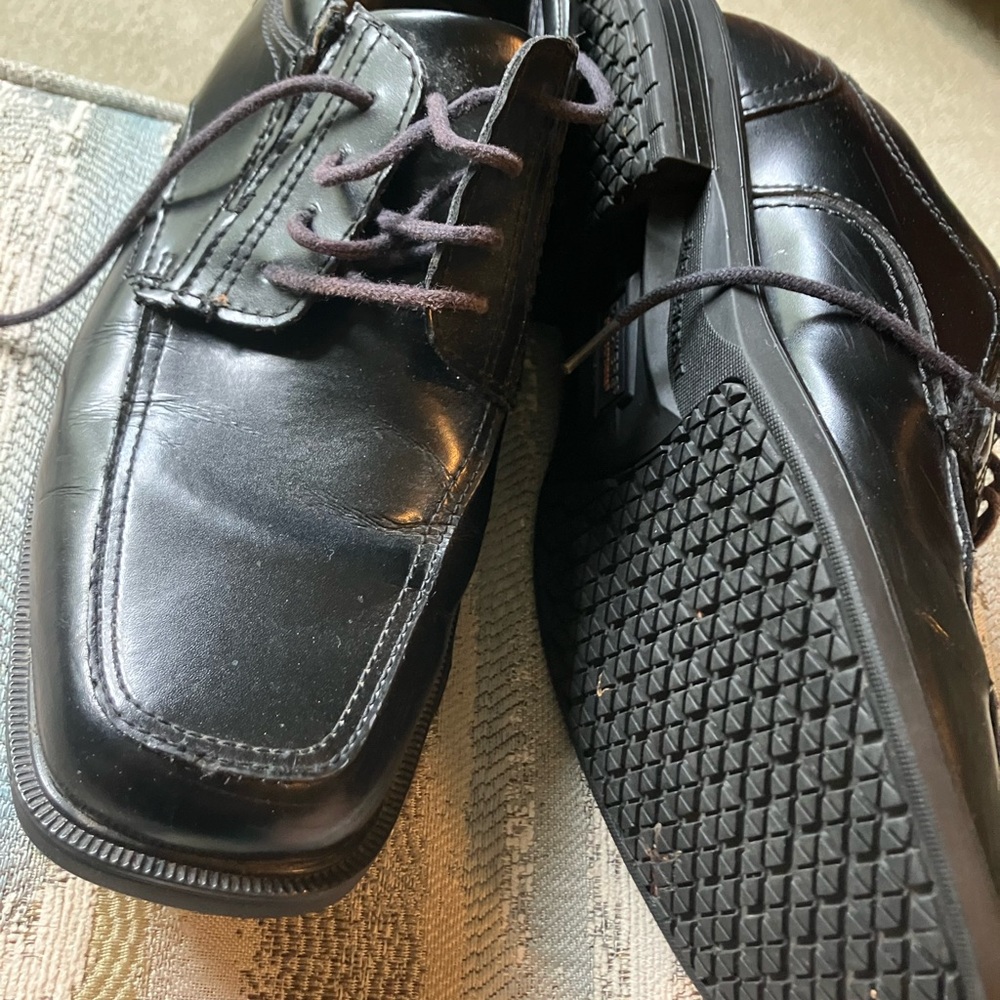 Dockers Black Leather Oxfords